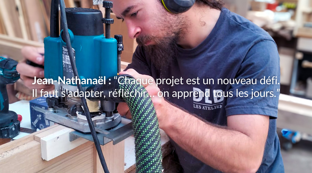 alt="Artisans de menuiserie traditionnelle à Brest"