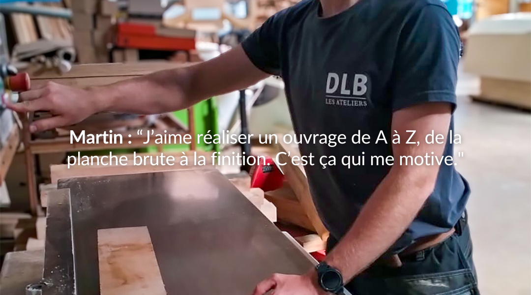 alt="Portrait menuisier – atelier de menuiserie à Brest"